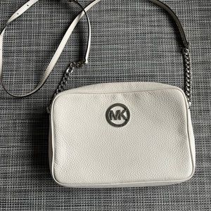 Authentic Michael Kors white crossbody in pebble leather